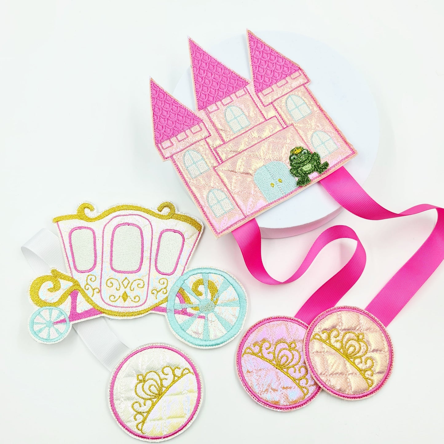 Princess Carriage Bow Holder